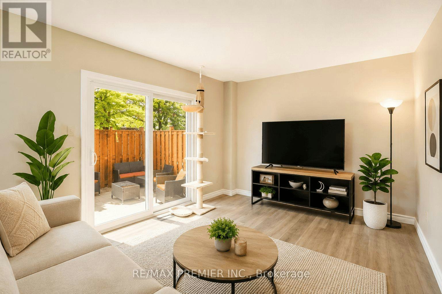 10-476 Kingscourt Drive, Waterloo, ON, N2K 3R3 - 3