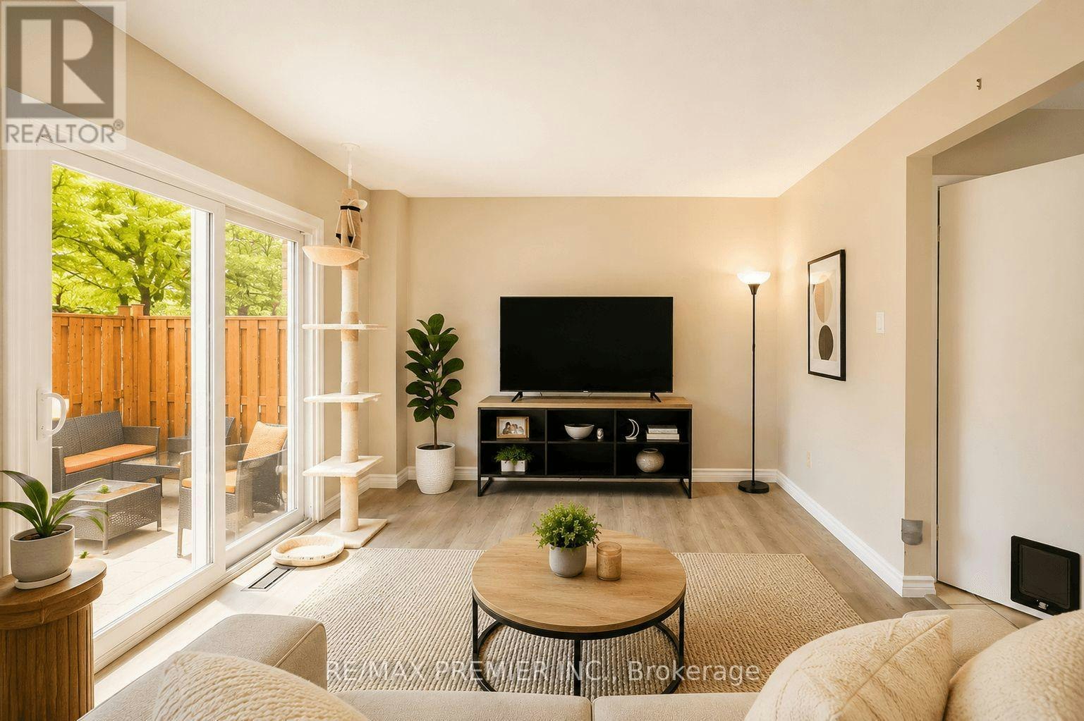 10-476 Kingscourt Drive, Waterloo, ON, N2K 3R3 - 2