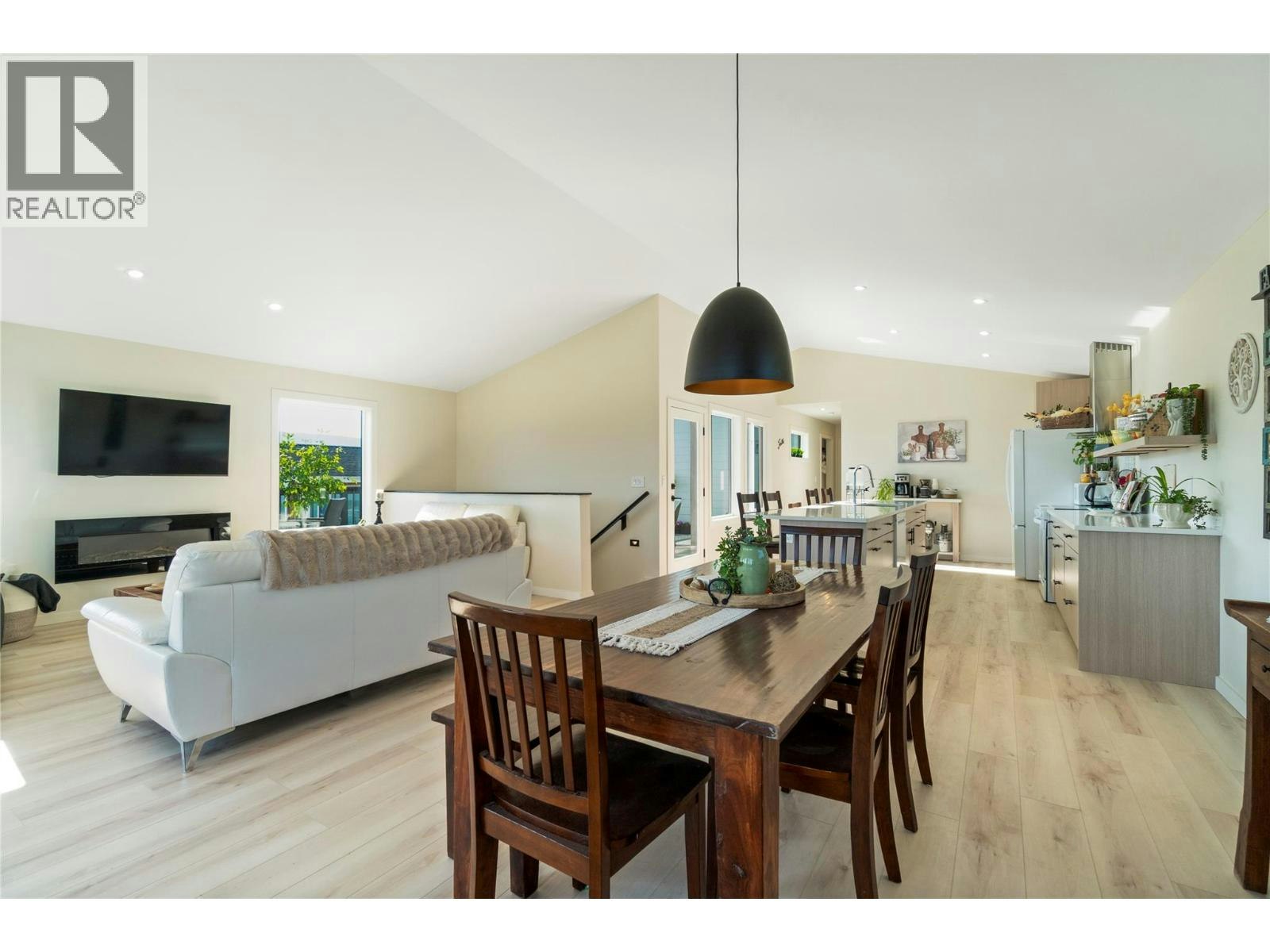 2545 Panoramic Way, Blind Bay, BC, V0E 1H0