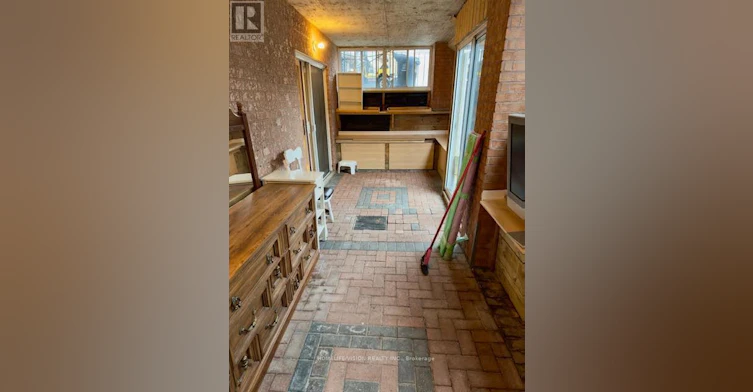 BSMT-245 Floyd Avenue, Toronto, ON, M4J 2J2 - 4