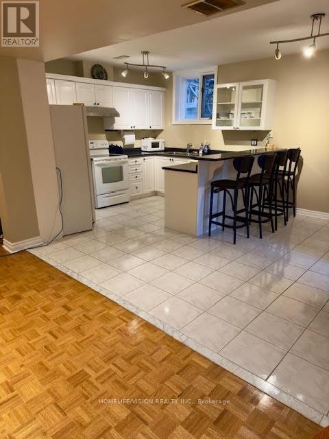 BSMT-245 Floyd Avenue, Toronto, ON, M4J 2J2 - 6