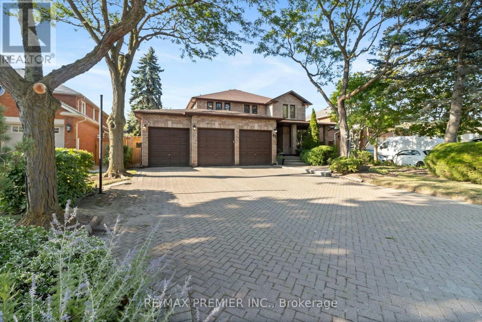 85 Calgary Gardens, Vaughan, ON, L4L 8B3