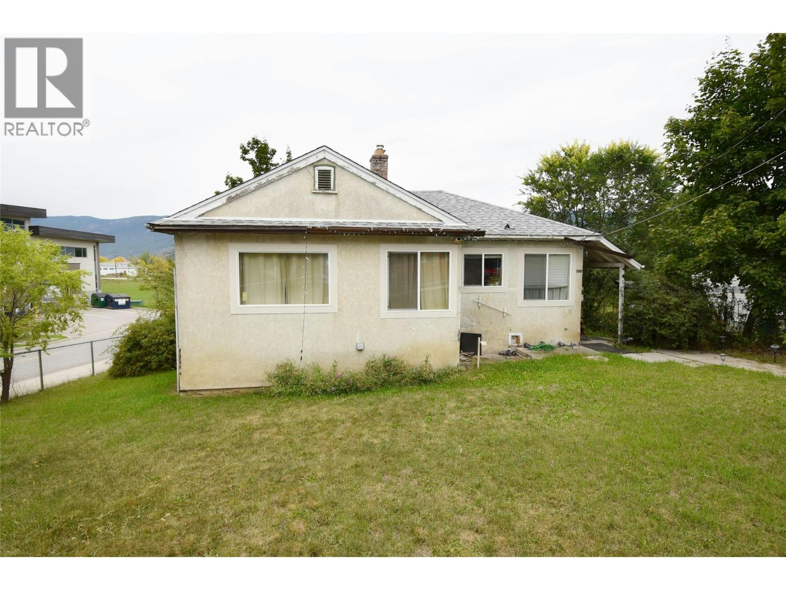 271 SW Shuswap Street, Salmon Arm, BC, V1B 4H9