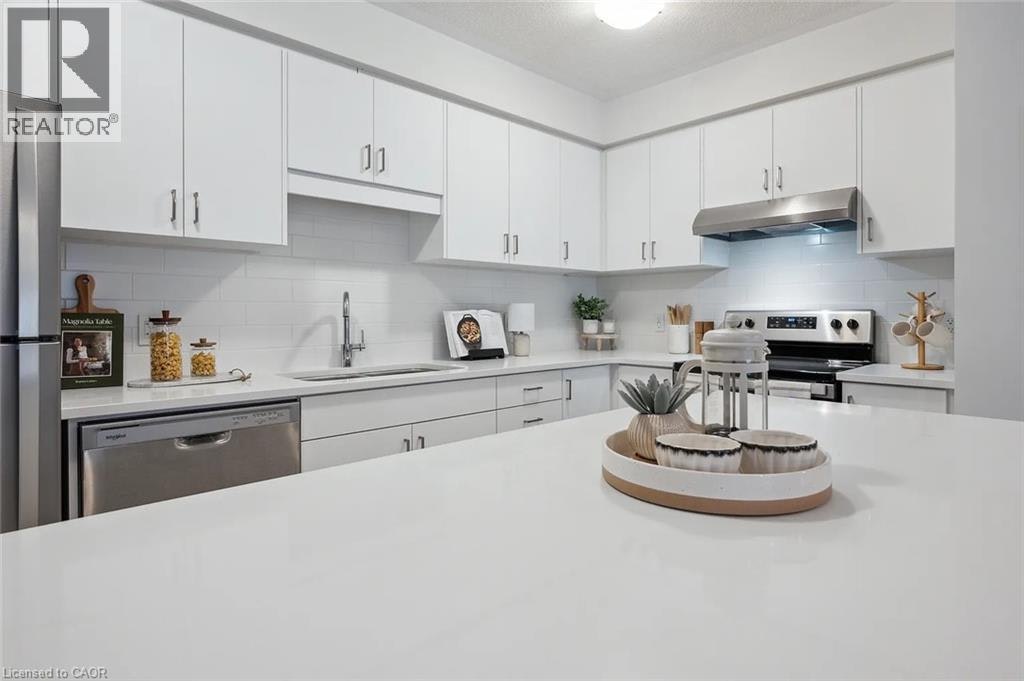 610 Benninger Drive, Kitchener, ON, N2E 0K5 - 3