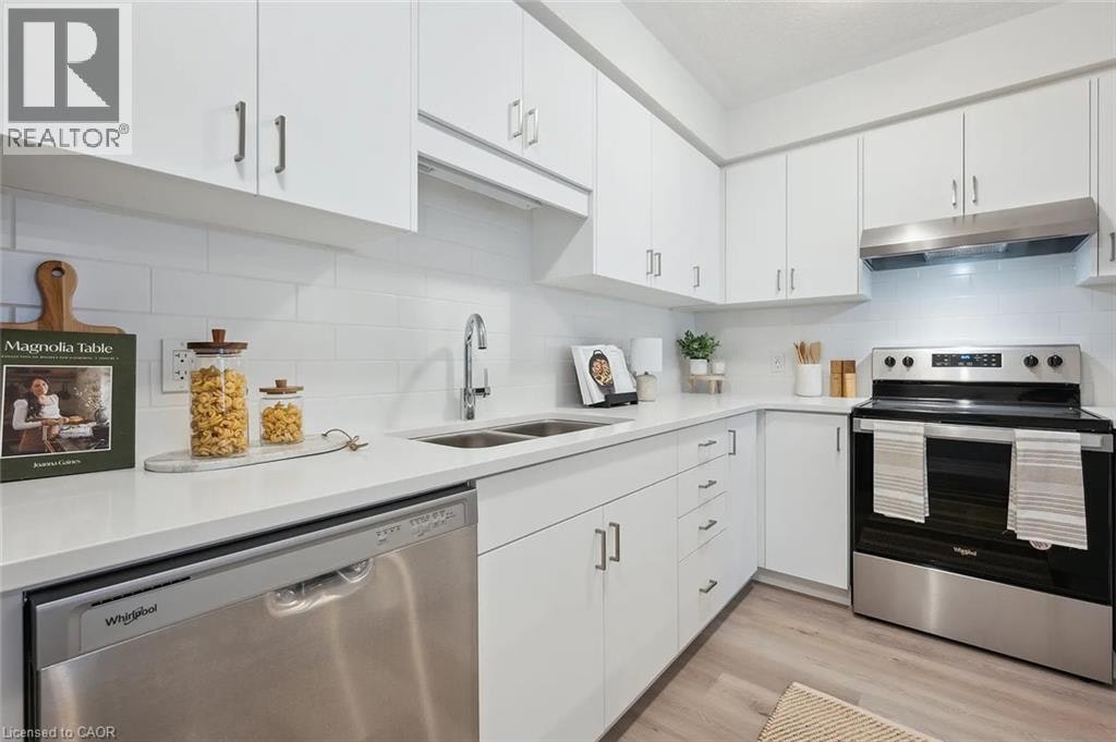610 Benninger Drive, Kitchener, ON, N2E 0K5 - 8
