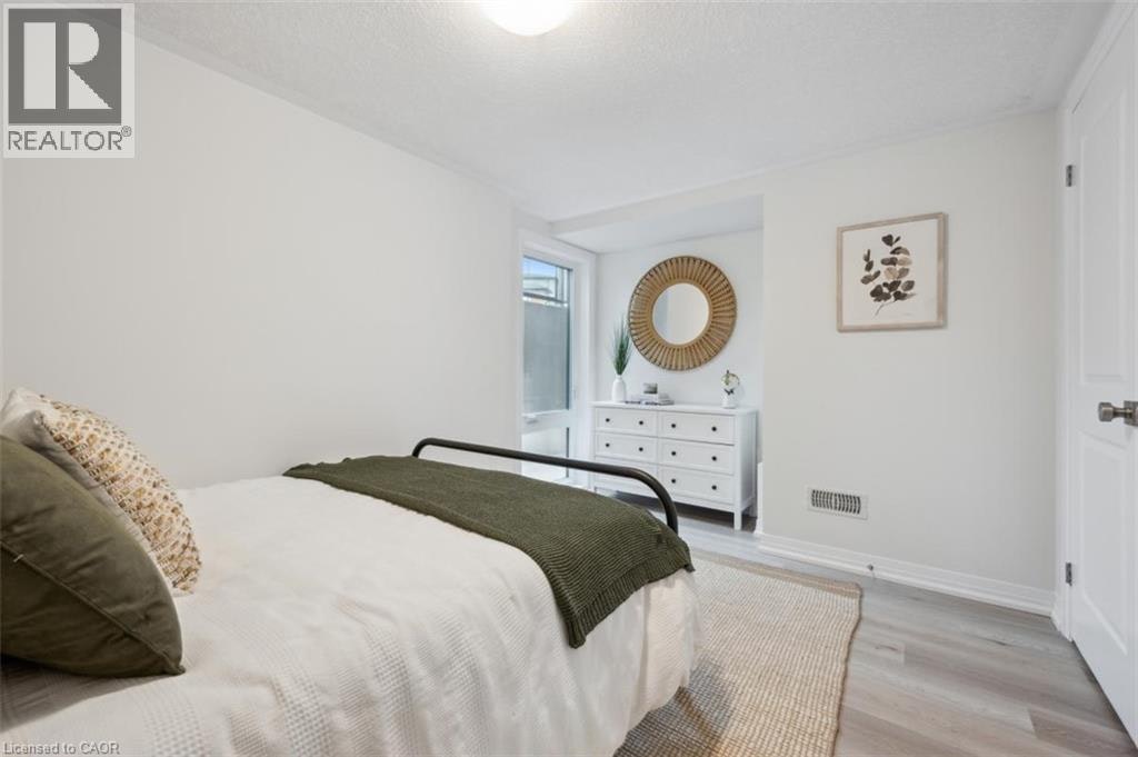 610 Benninger Drive, Kitchener, ON, N2E 0K5 - 14