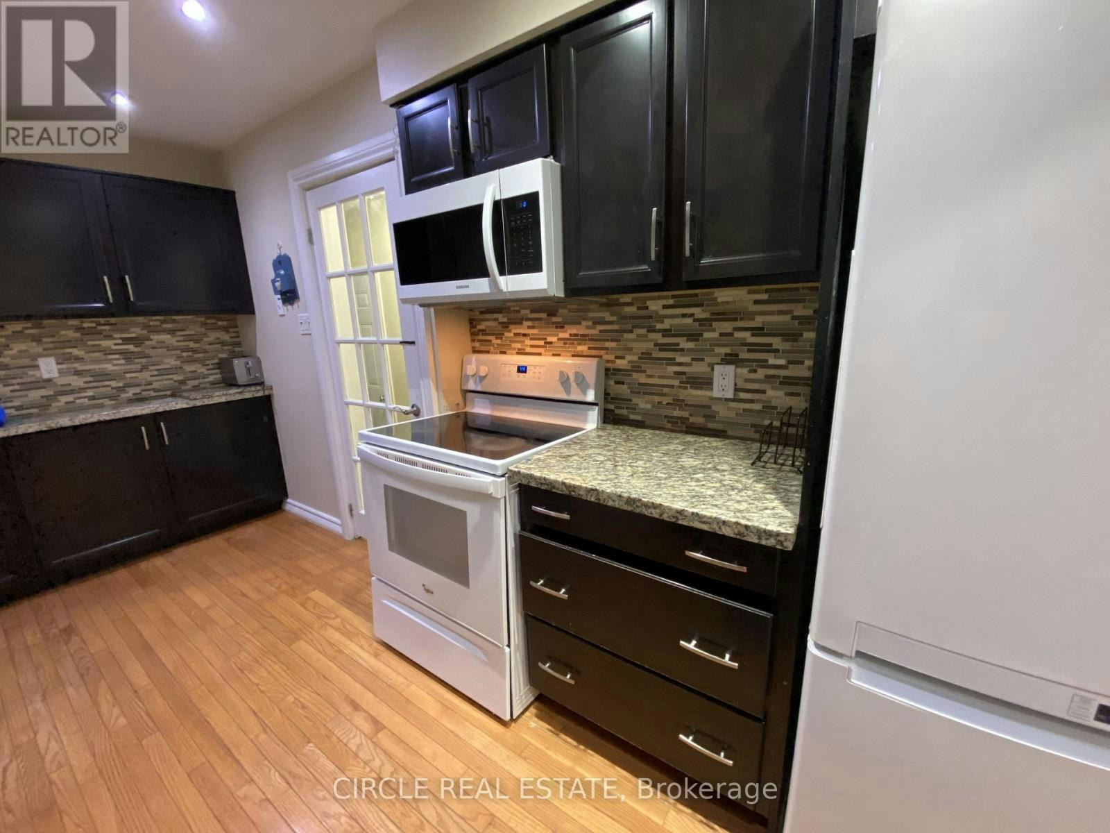 35 Fanshawe Drive, Brampton, ON, L6Z 1A7 - 8