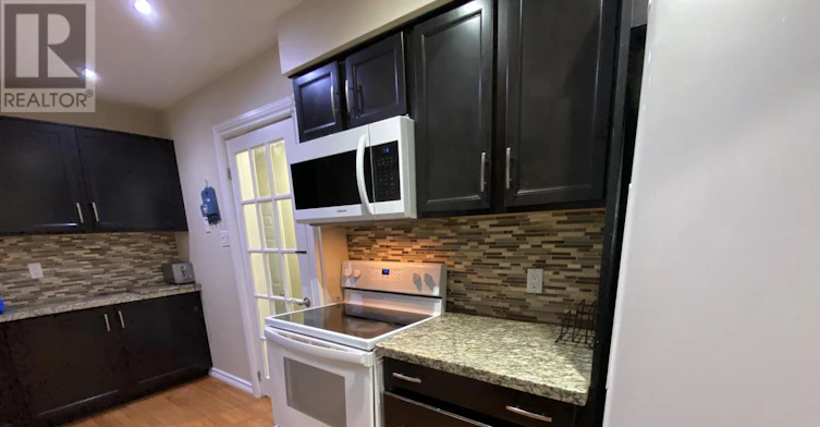 35 Fanshawe Drive, Brampton, ON, L6Z 1A7 - 8