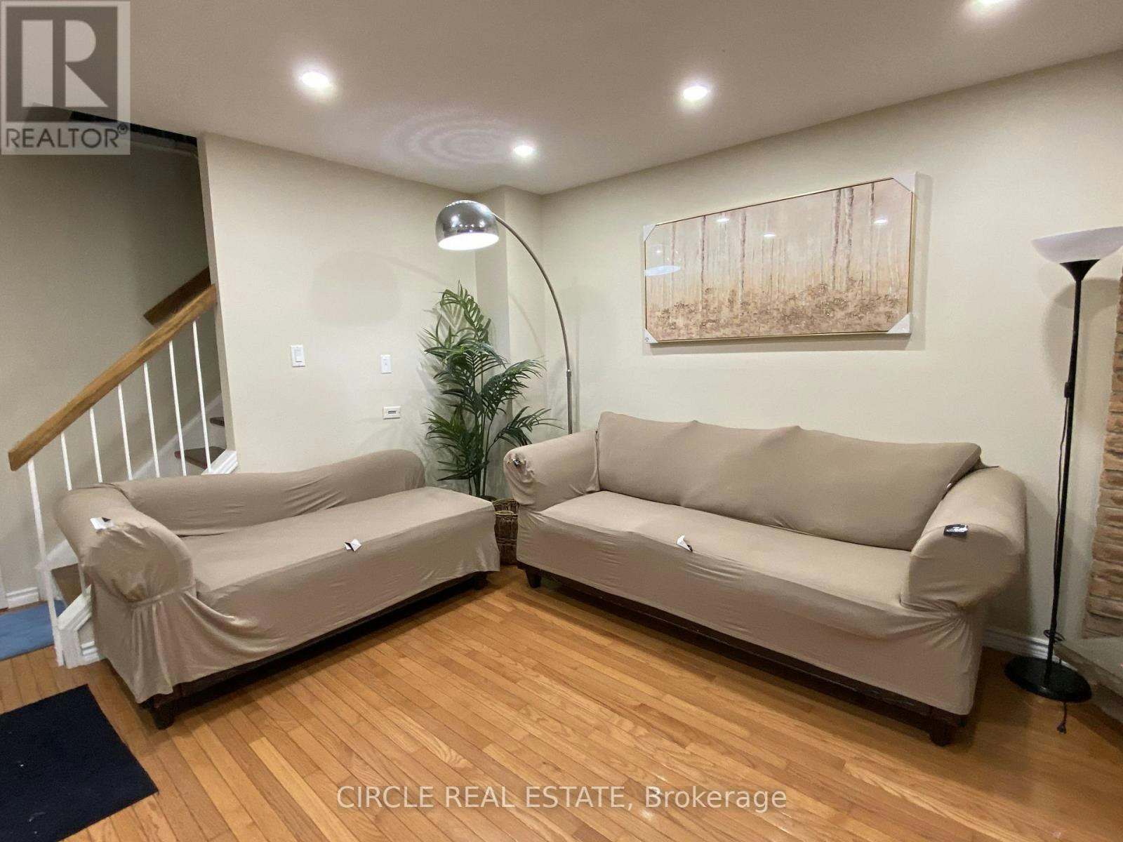 35 Fanshawe Drive, Brampton, ON, L6Z 1A7 - 2