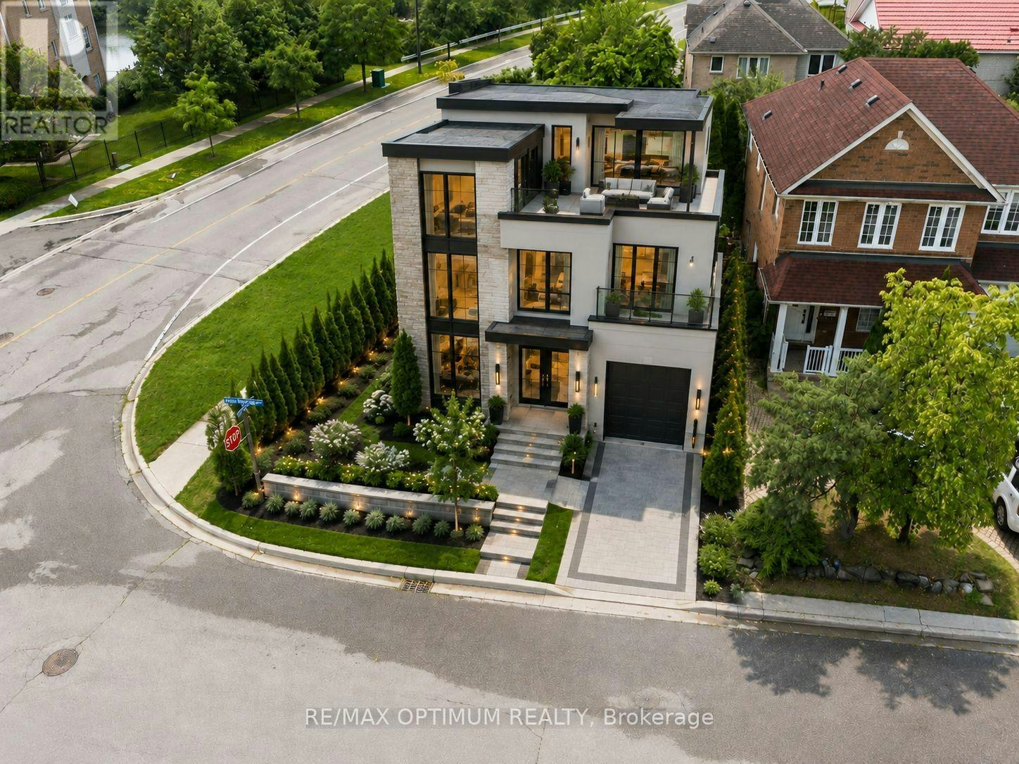 3140 High Springs Crescent, Mississauga, ON, L5B 4G4