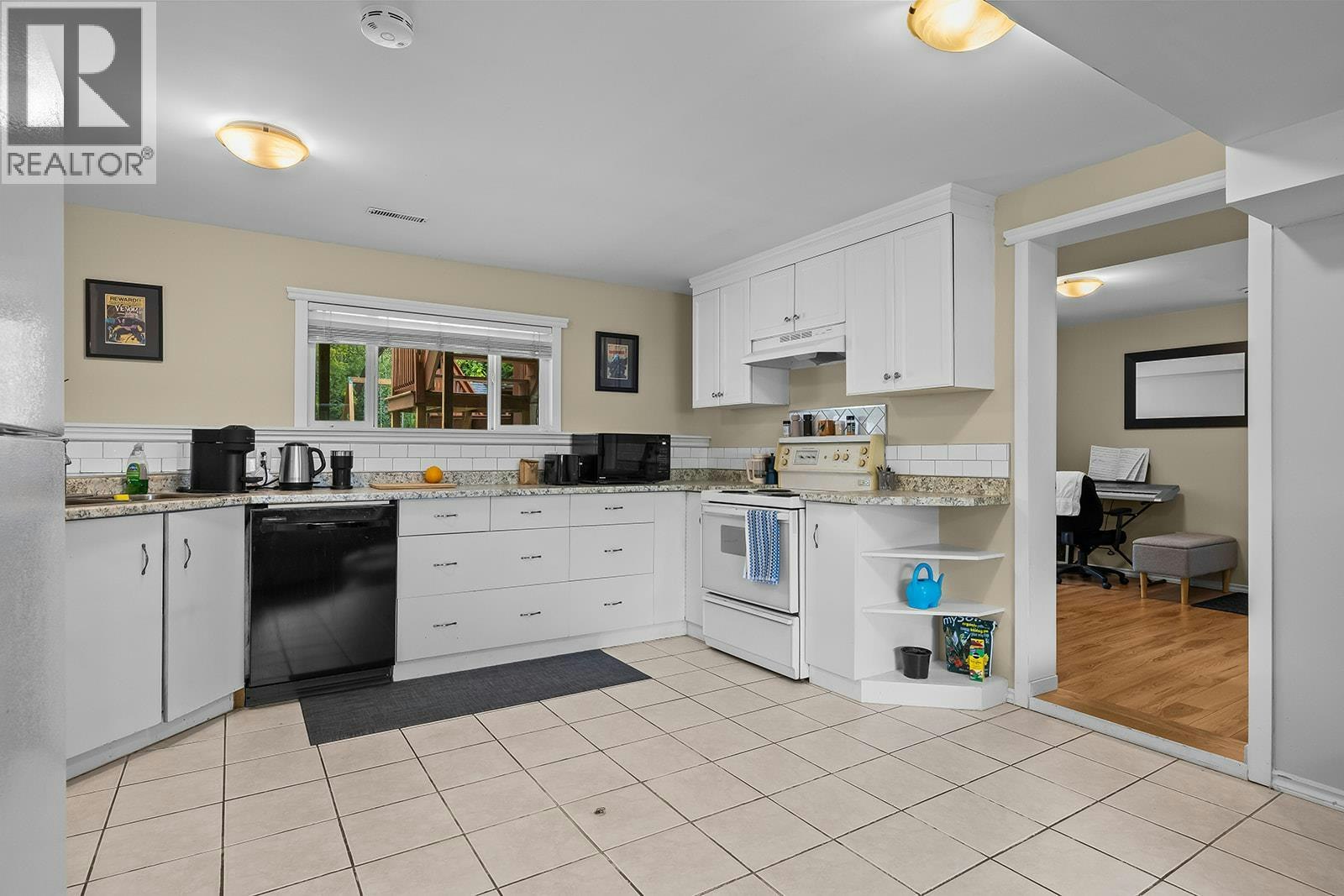 851 Hammer Avenue, Kelowna, BC, V1W 2B7 - 46