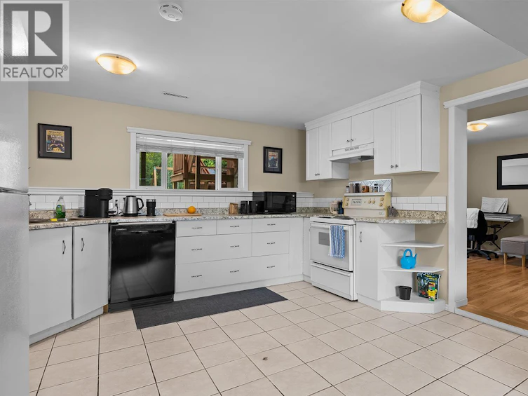 851 Hammer Avenue, Kelowna, BC, V1W 2B7 - 46