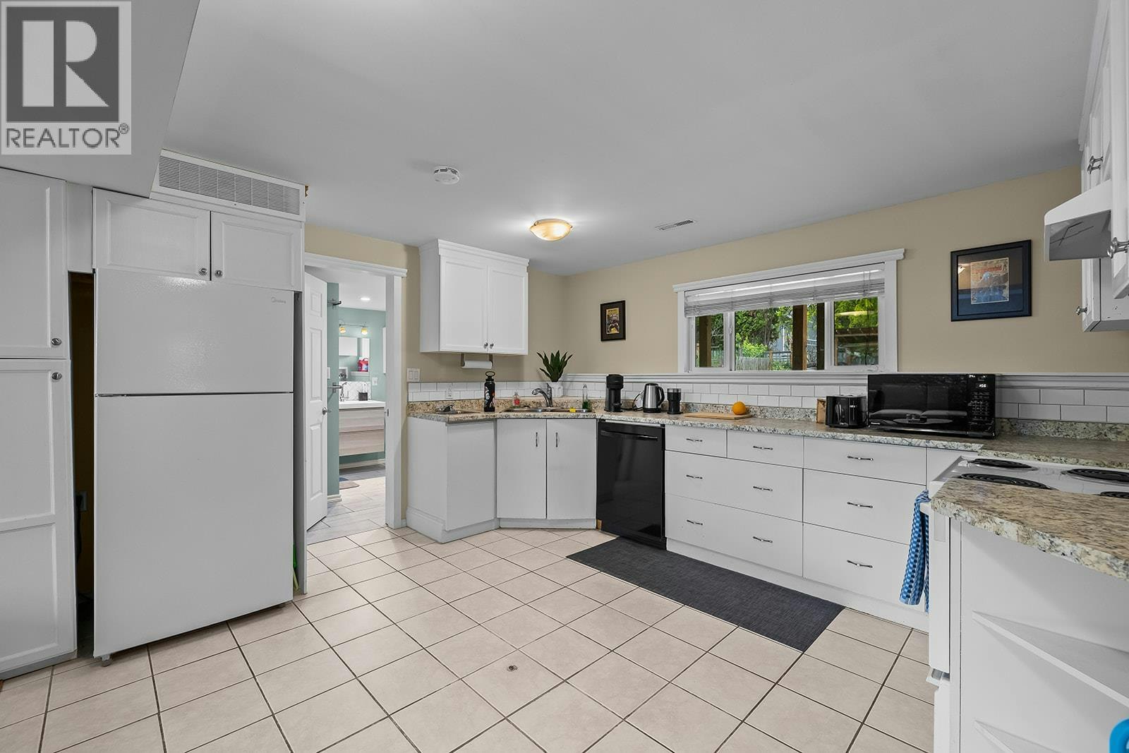 851 Hammer Avenue, Kelowna, BC, V1W 2B7 - 47