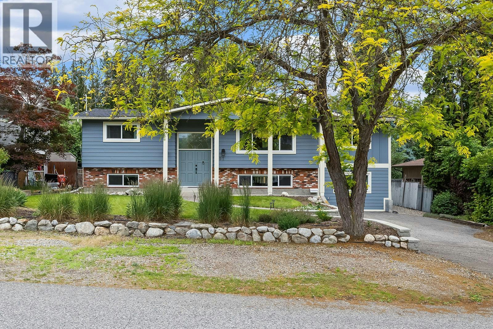 851 Hammer Avenue, Kelowna, BC, V1W 2B7 - 2