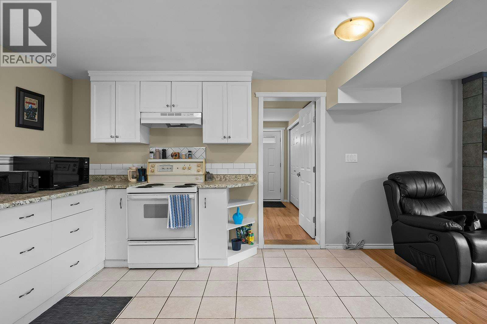 851 Hammer Avenue, Kelowna, BC, V1W 2B7 - 50