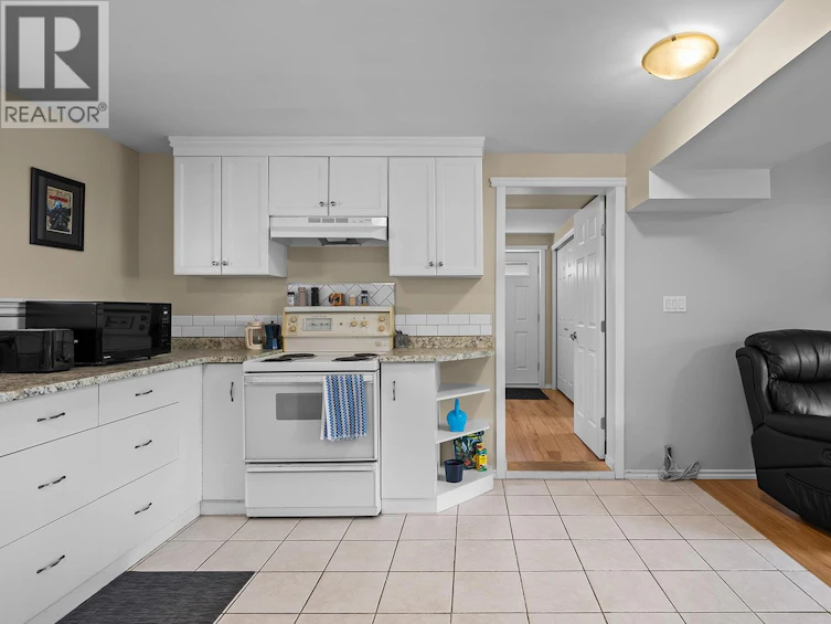 851 Hammer Avenue, Kelowna, BC, V1W 2B7 - 50