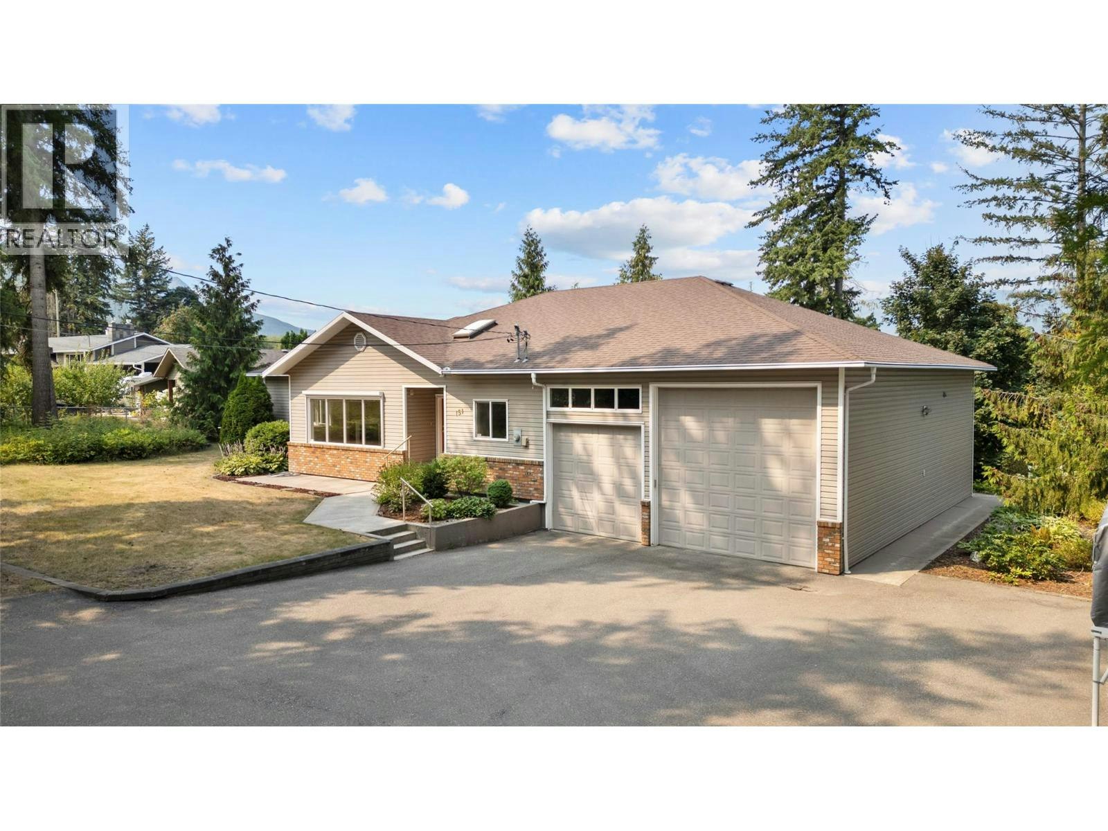 151 NE 25 Street, Salmon Arm, BC, V1E 2A8