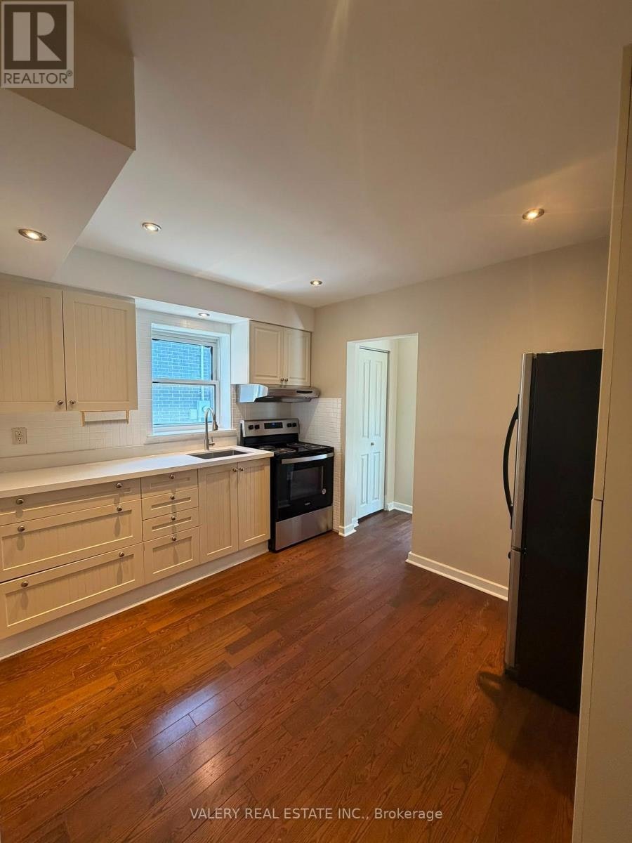 425 Livingston Road N, Toronto, ON, M1E 1M5 - 11