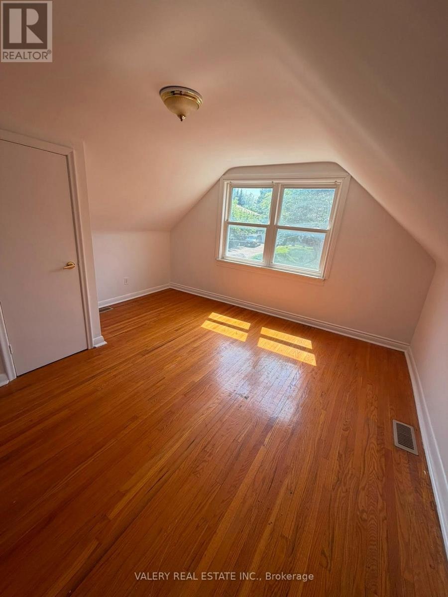 425 Livingston Road N, Toronto, ON, M1E 1M5 - 4