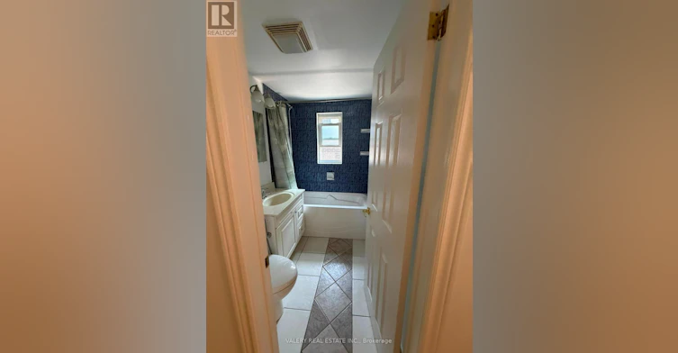 425 Livingston Road N, Toronto, ON, M1E 1M5 - 3