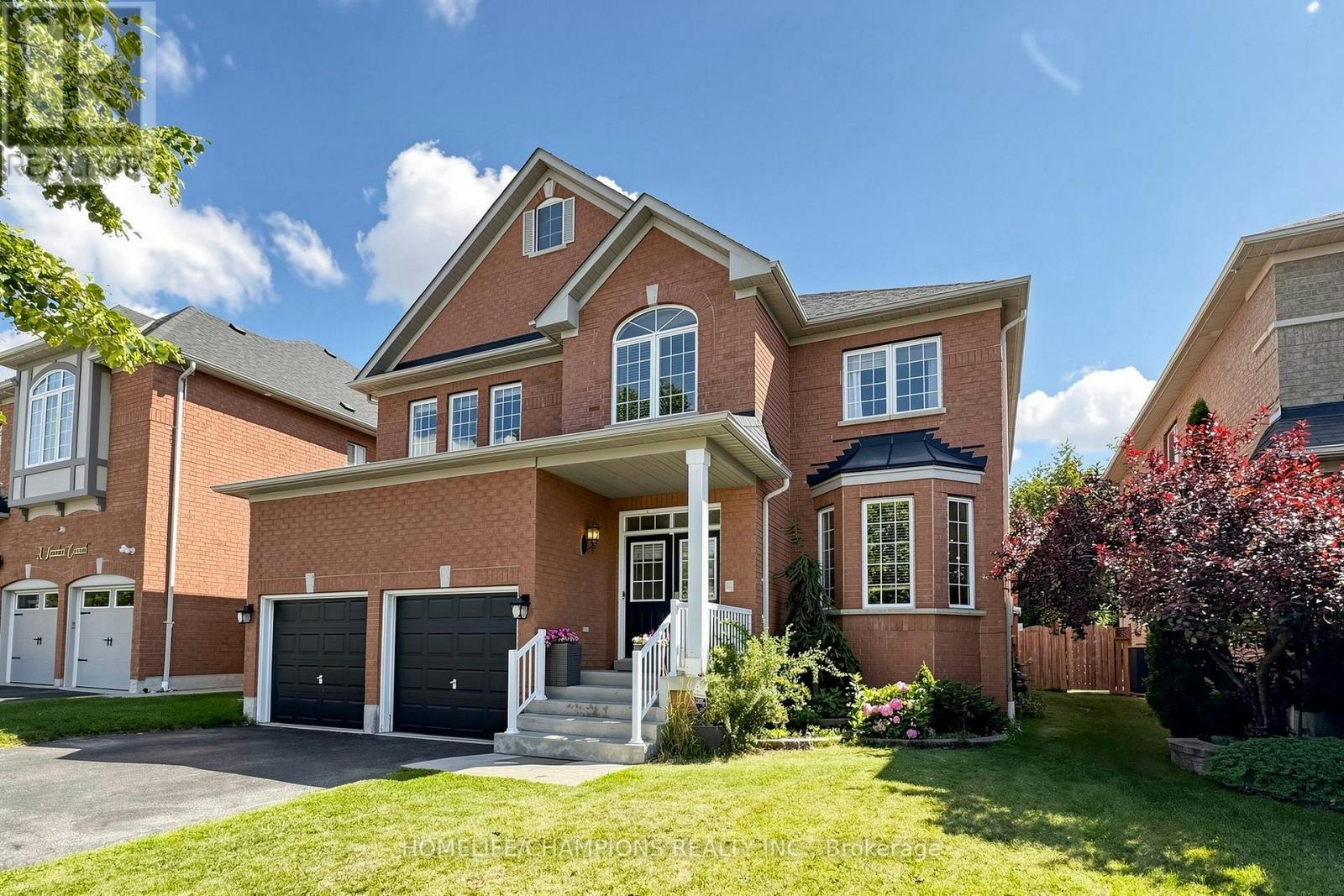19 Tweedie Crescent, Whitby, ON, L1P 1X4
