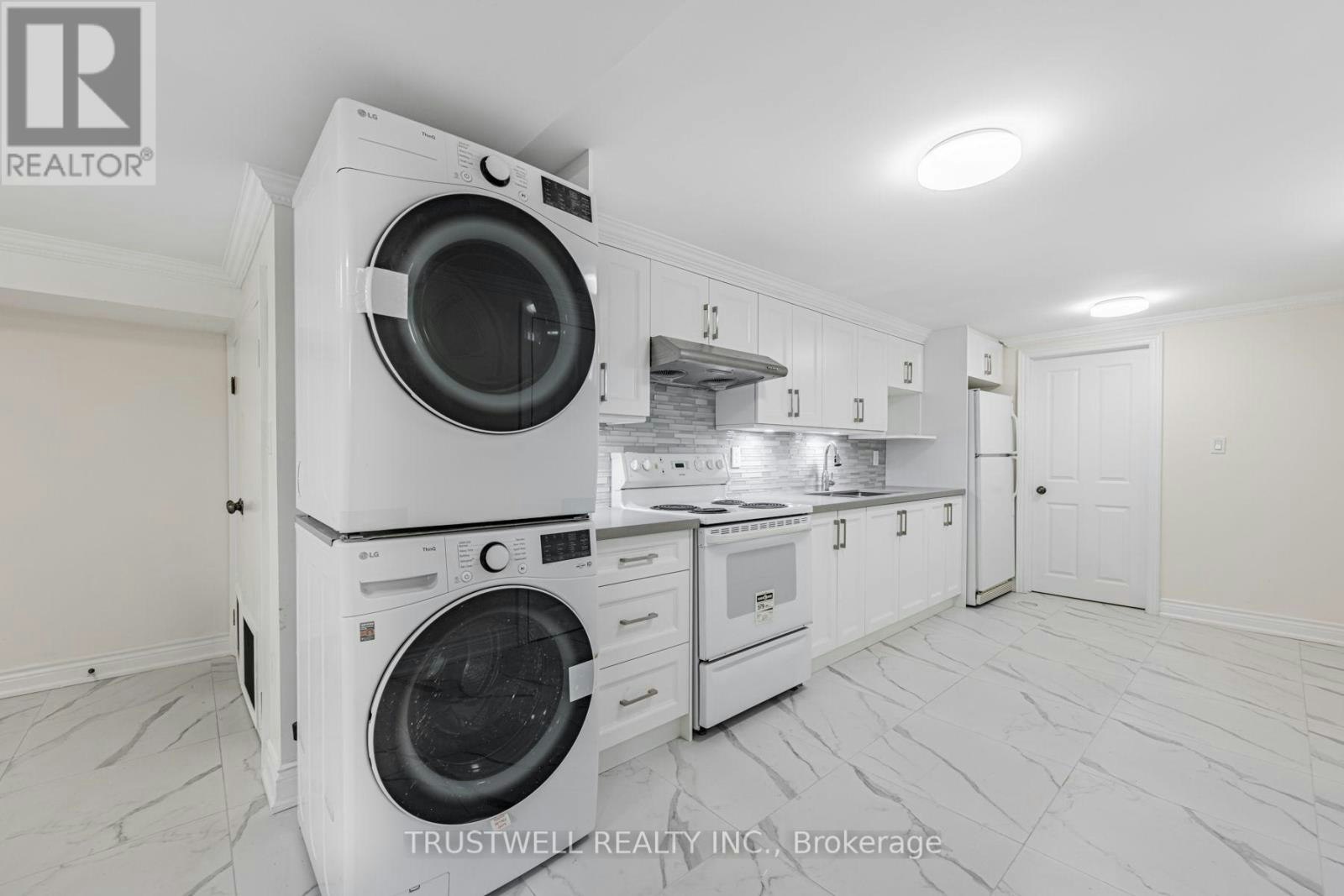 C-90 Galt Avenue, Toronto, ON, M4M 2Z3 - 3