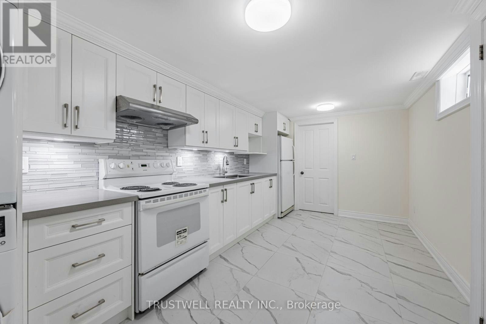 C-90 Galt Avenue, Toronto, ON, M4M 2Z3 - 4