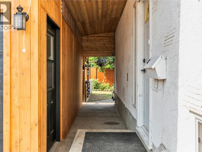 4400 15 Avenue - 5