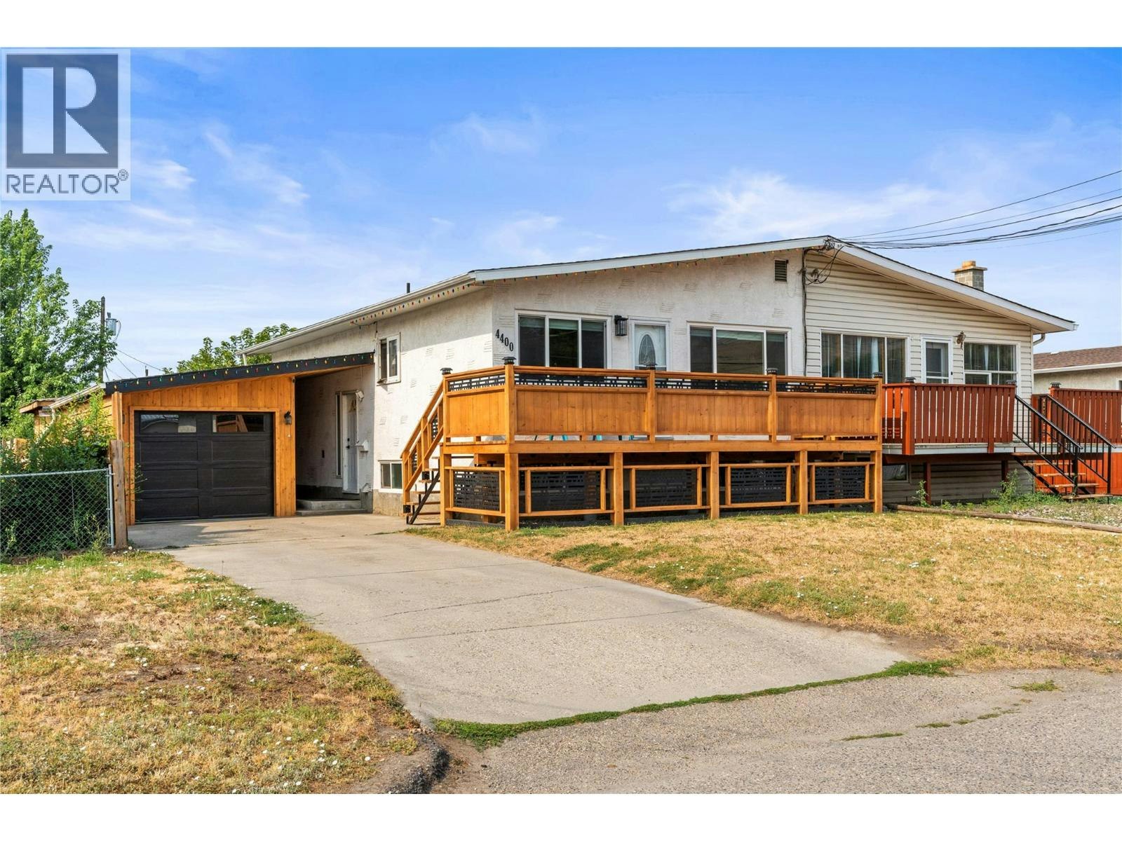 4400 15 Avenue - 2