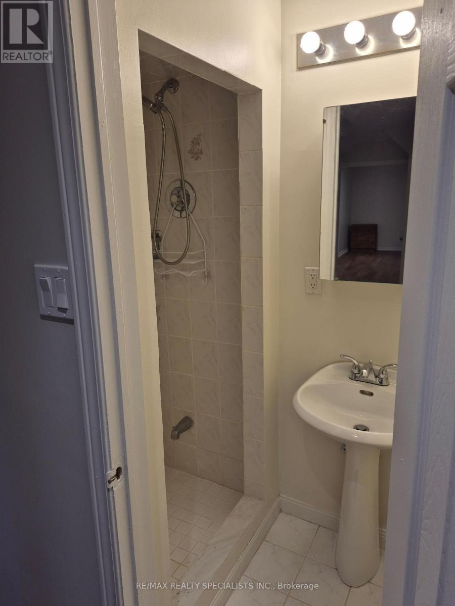 LOWER-353 Brownridge Drive, Vaughan, ON, L4J 5X2 - 4