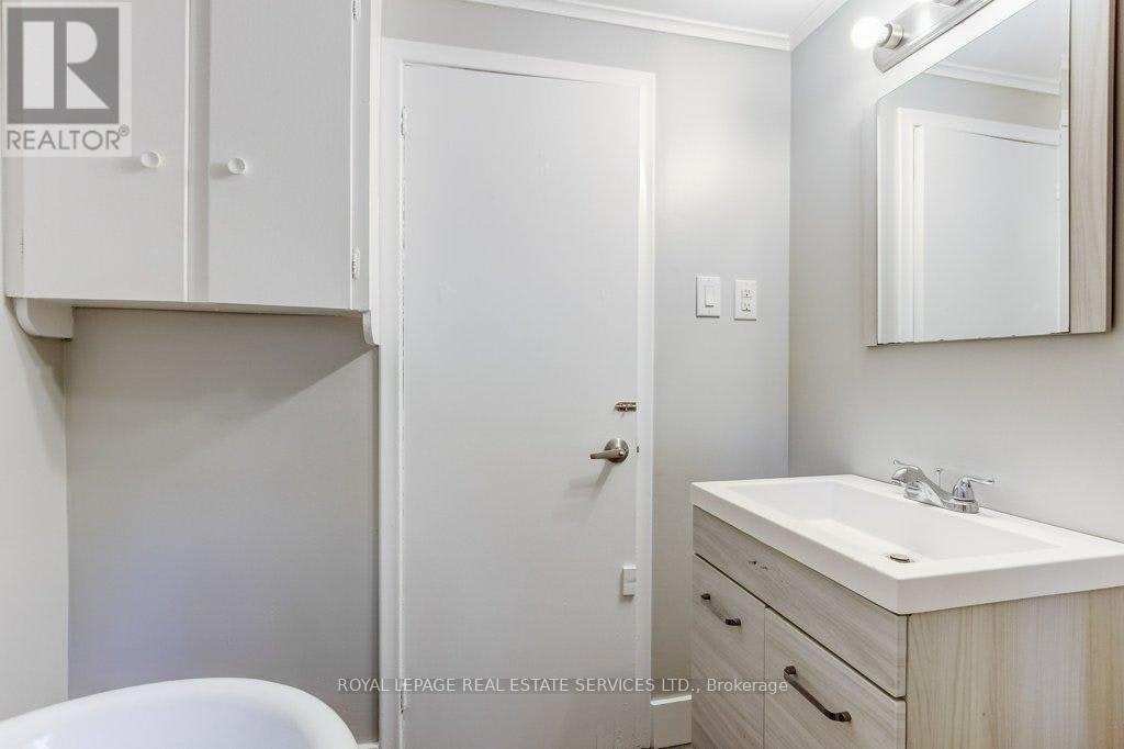 LOWER LEVEL 1-302 Maple Avenue, Oakville, ON, L6J 2H7 - 14