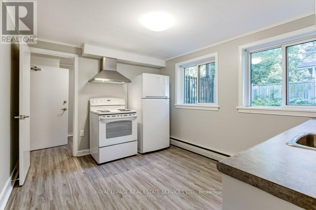 LOWER LEVEL 1-302 Maple Avenue, Oakville, ON, L6J 2H7 - 16