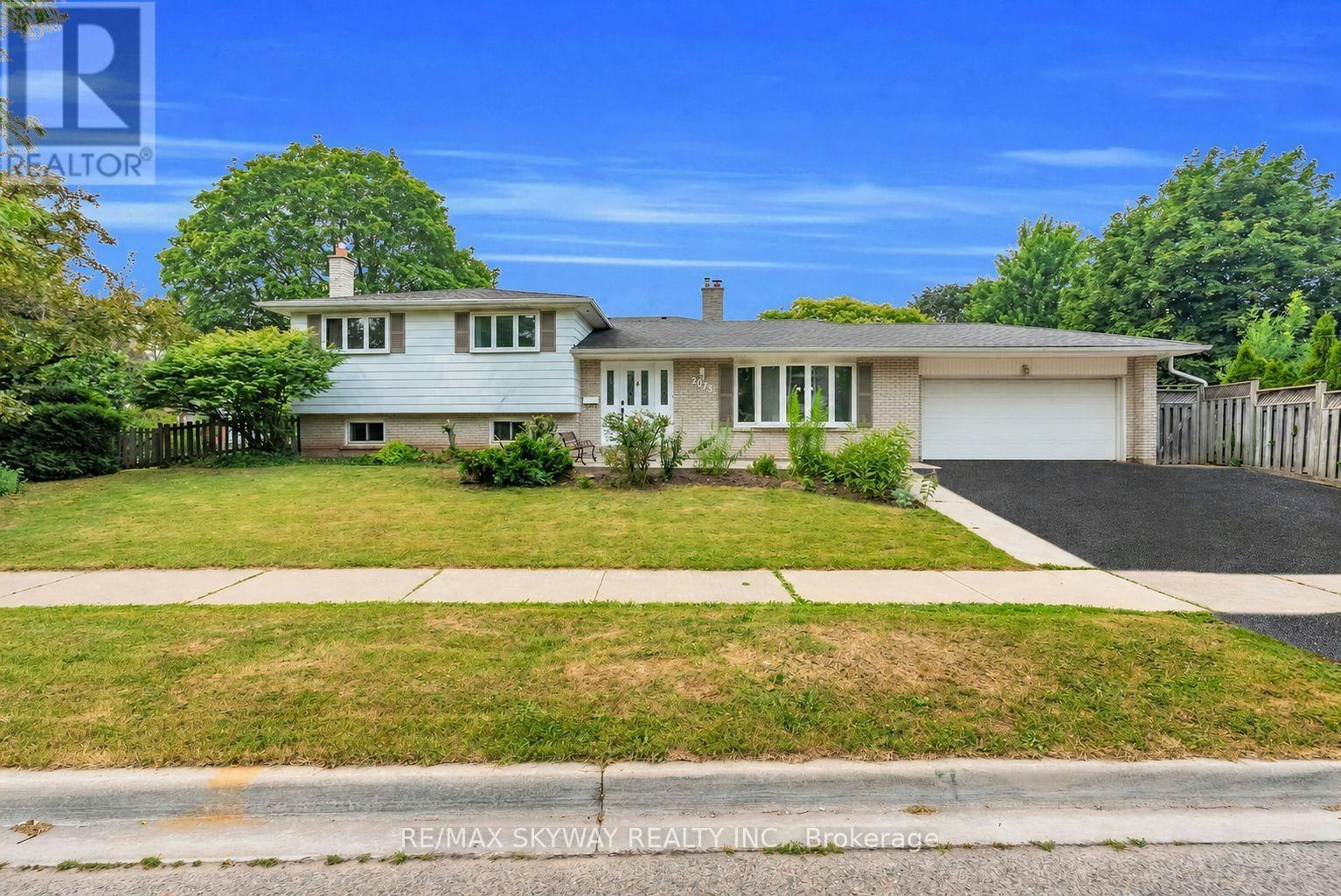 2673 Thorn Lodge Drive, Mississauga, ON, L5K 1L1