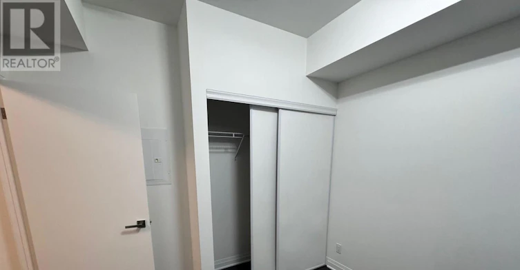 1511-4015 The Exchange W, Mississauga, ON, L5B 1M7 - 4