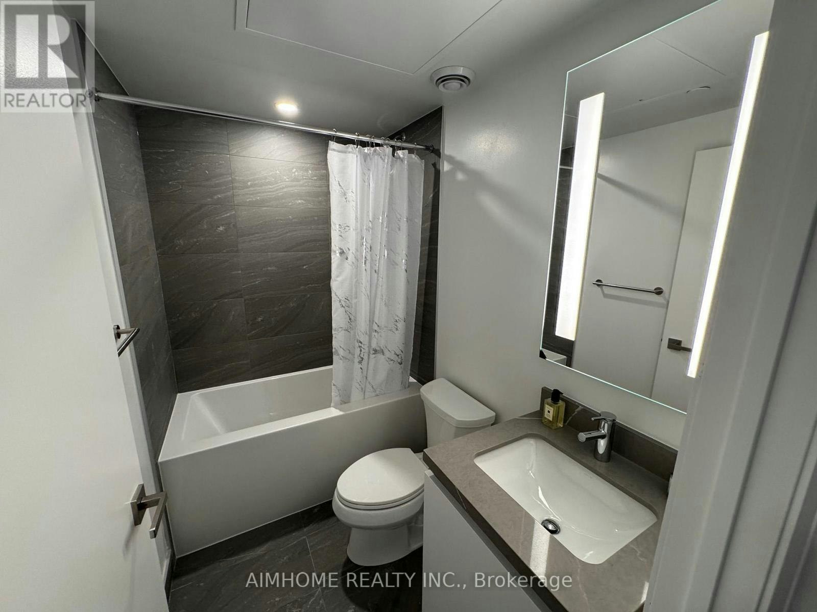 1511-4015 The Exchange W, Mississauga, ON, L5B 1M7 - 3