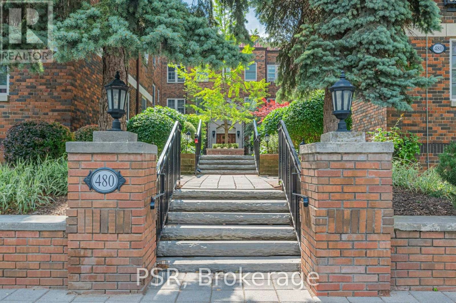 108-480 Oriole Parkway, Toronto, ON, M5P 2H8 - 2