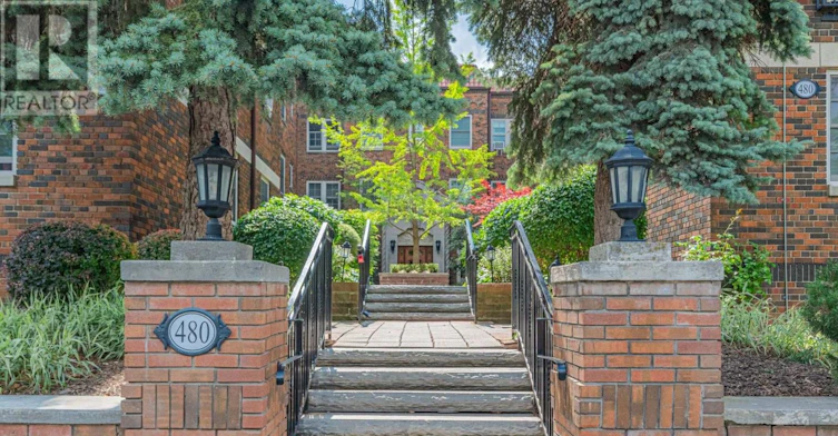 108-480 Oriole Parkway, Toronto, ON, M5P 2H8 - 2