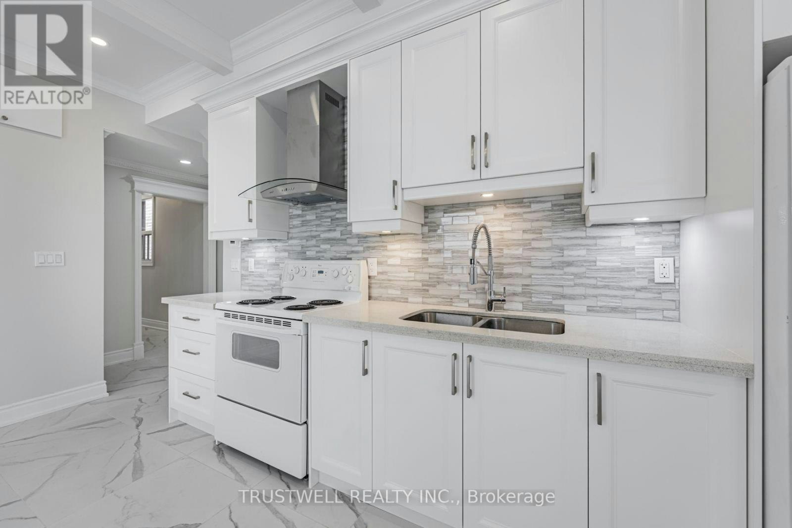 A-90 Galt Avenue, Toronto, ON, M4M 2Z3 - 3