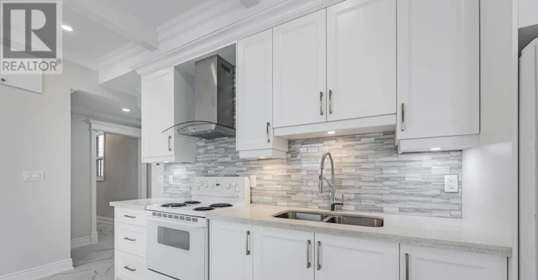A-90 Galt Avenue, Toronto, ON, M4M 2Z3 - 3