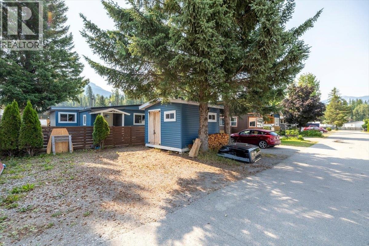 E13-60 Cokato Road, Fernie, BC, V0B 1M4