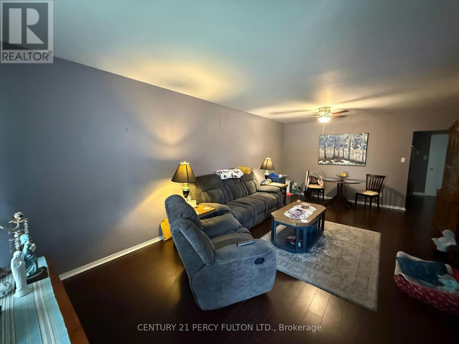 1-220 Rosedale Drive, Whitby, ON, L1N 1Z3 - 2