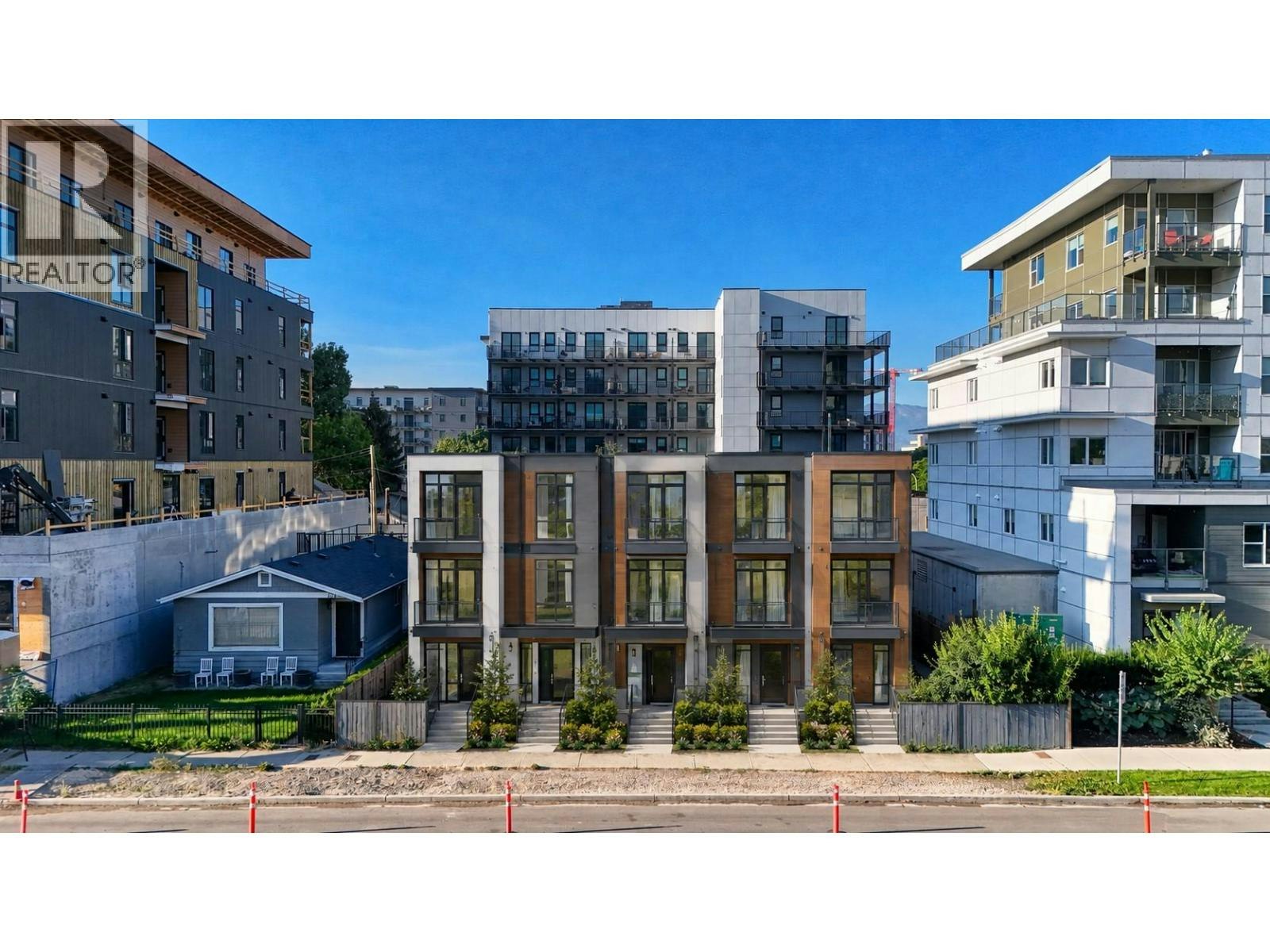 623 Clement Avenue, Kelowna, BC, V1Y 7C7
