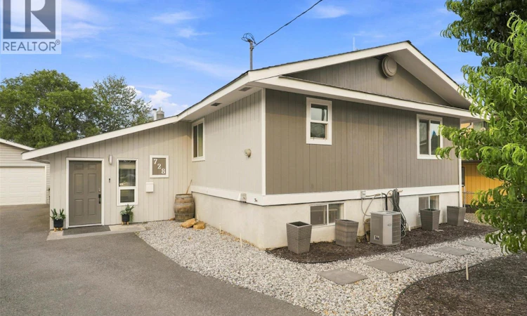 728 Driftwood Place