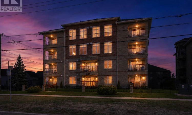 402-341 Water Street W