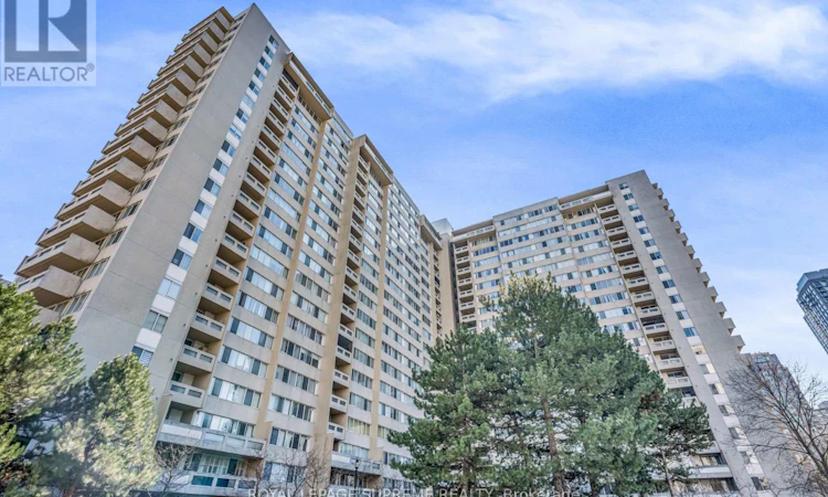 1907-3590 Kaneff Crescent