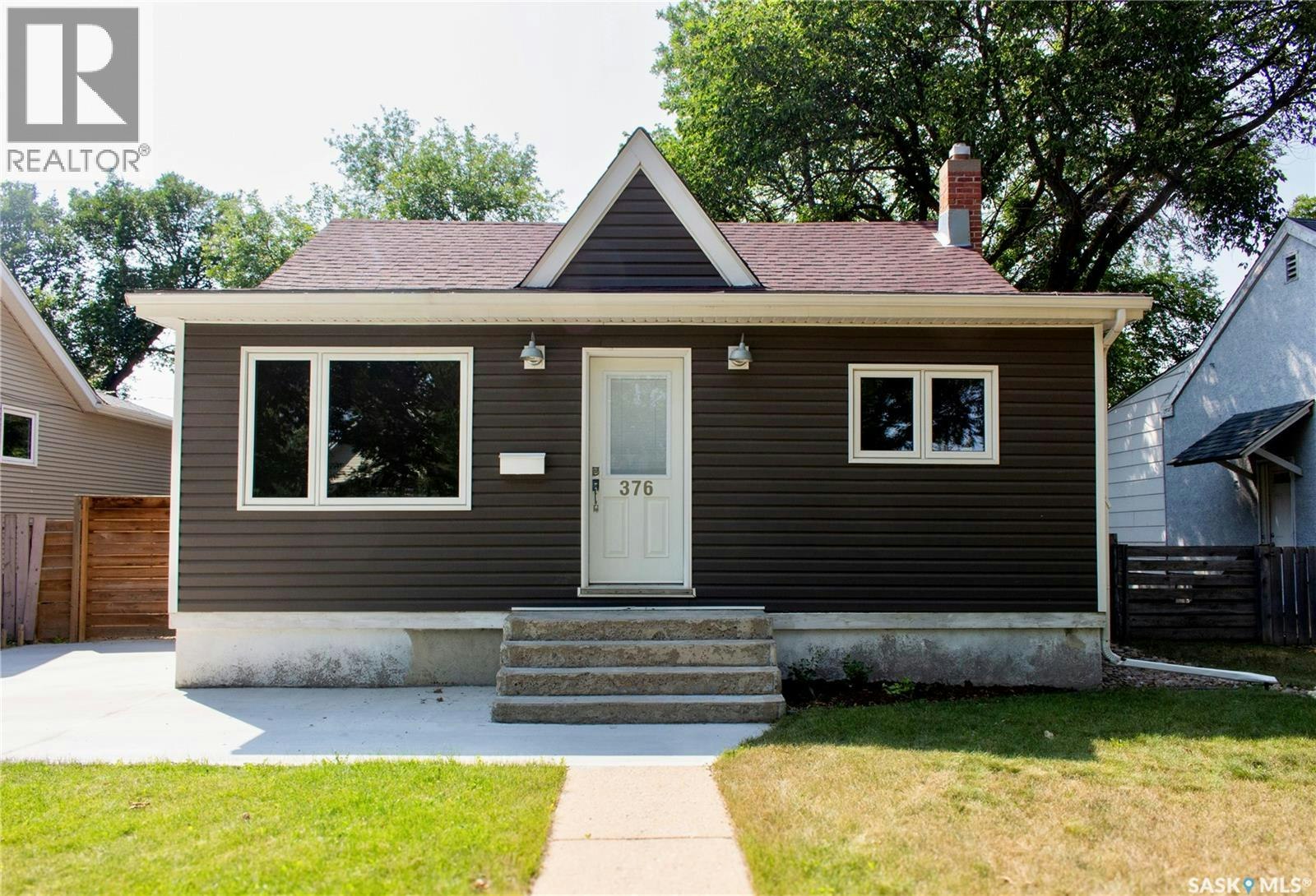376 6th Avenue NW, Swift Current, SK, S9H 0Y1