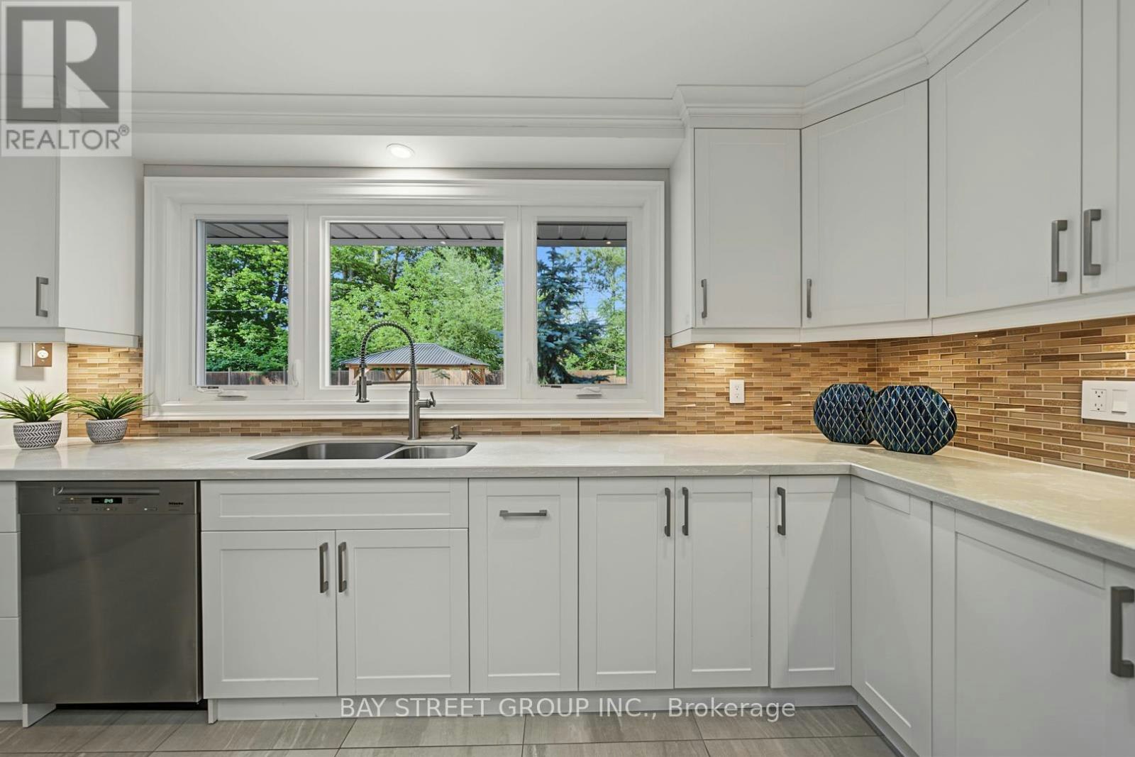317 Wedgewood Drive, Oakville, ON, L6J 4R6 - 10