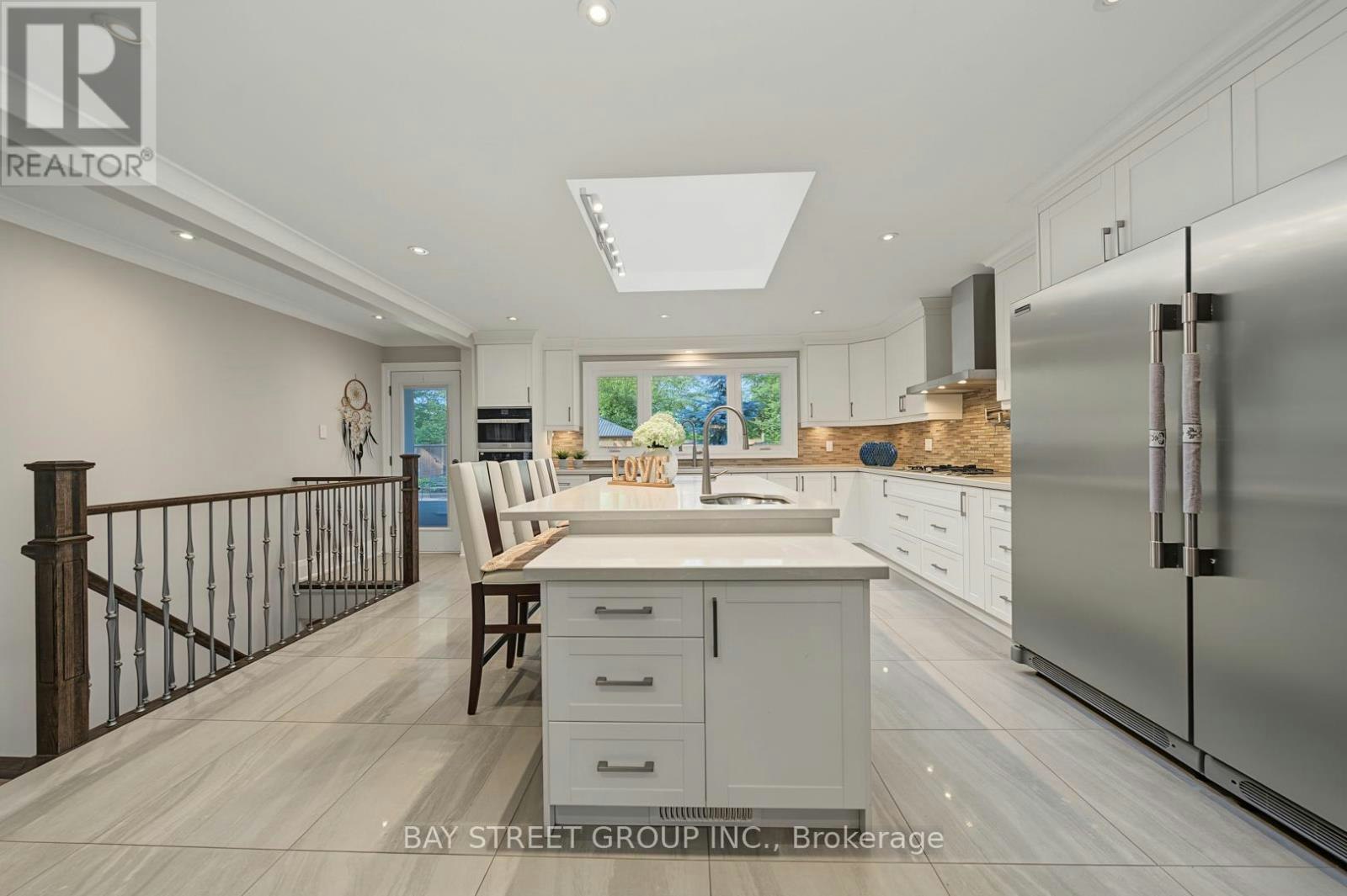 317 Wedgewood Drive, Oakville, ON, L6J 4R6