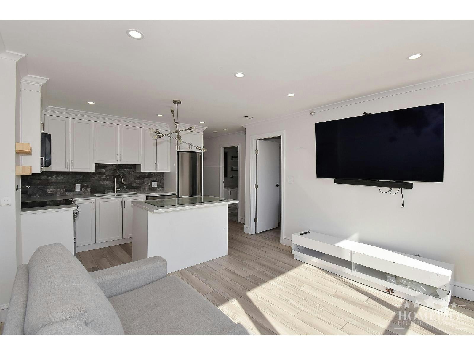 2002-10777 University Drive, Surrey, BC, V3T 0E7 - 5