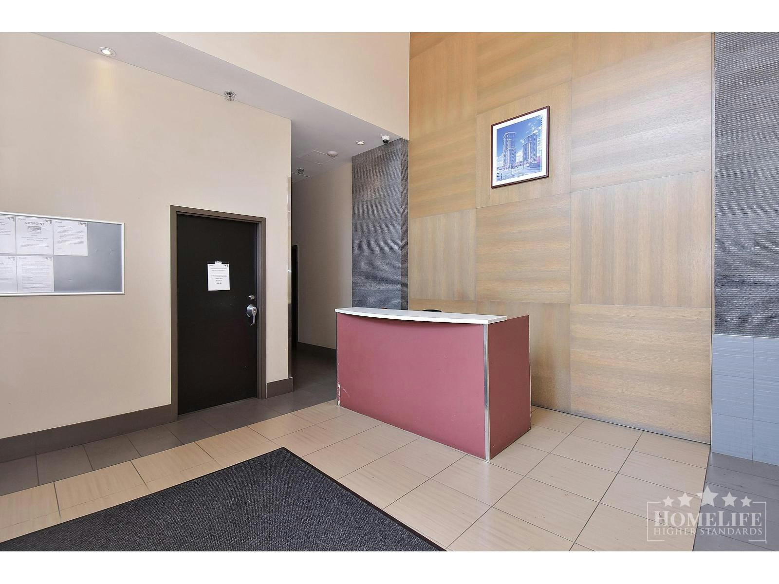 2002-10777 University Drive, Surrey, BC, V3T 0E7 - 2